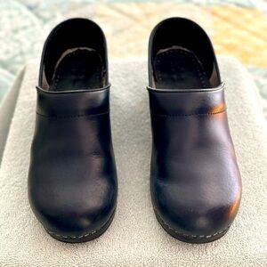 Sanita: navy blue size 38